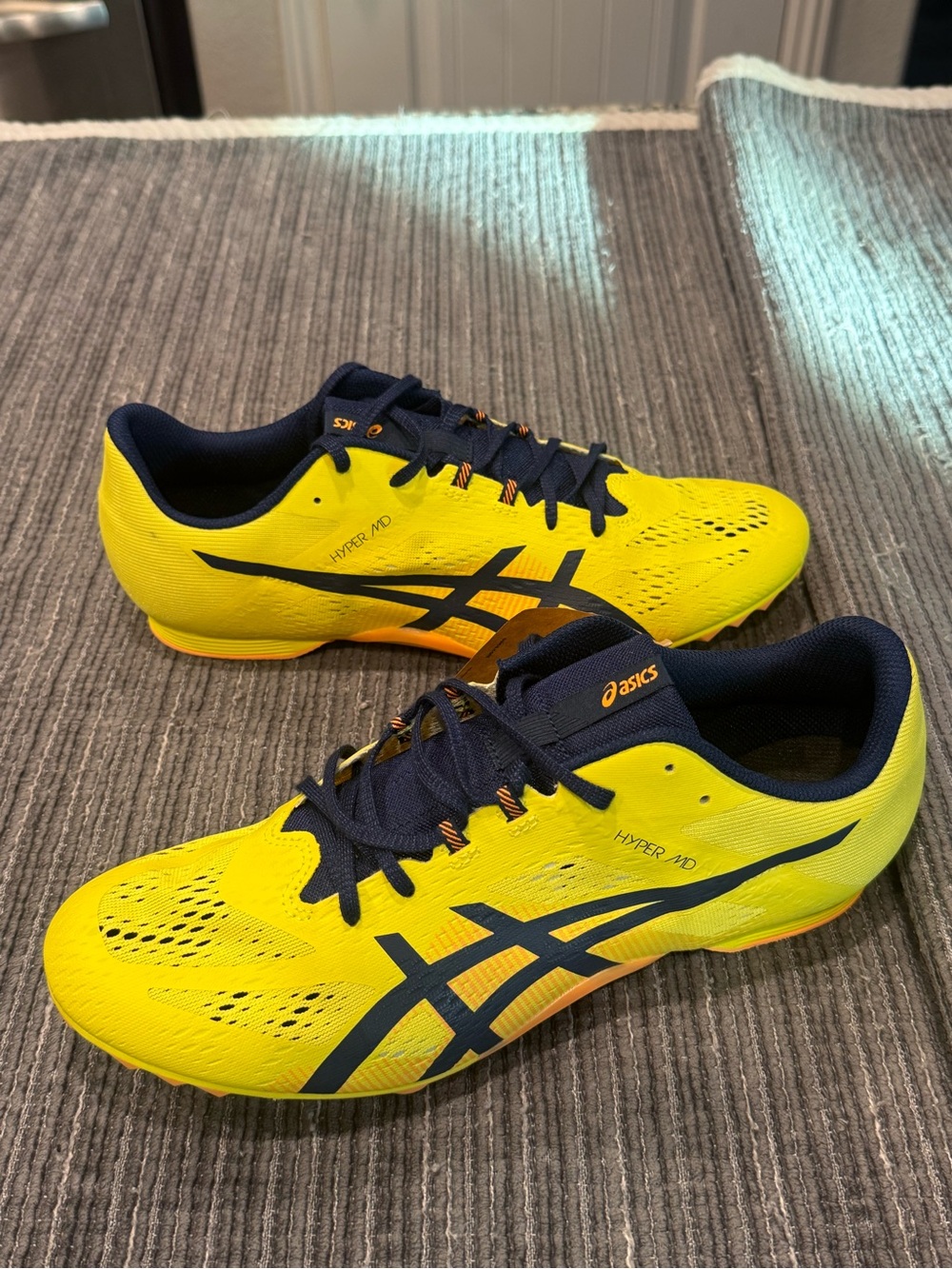 ASICS hypersprint 8 track and field shoes